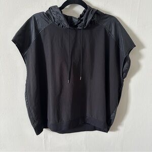 Vintage 90s Avia Pullover Capped Sleeve Hooded Breathable Shirt in black
